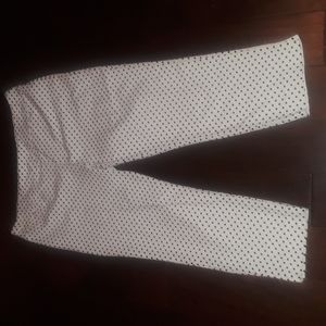 🌺 Chico's White and Black Polka Dot Cropped Pants